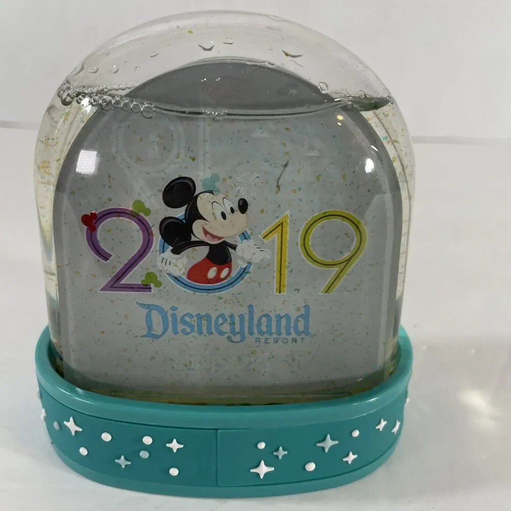 2019 Disneyland Resort Snow Globe Mickey And Friends Minnie Pluto Donald Goofy
